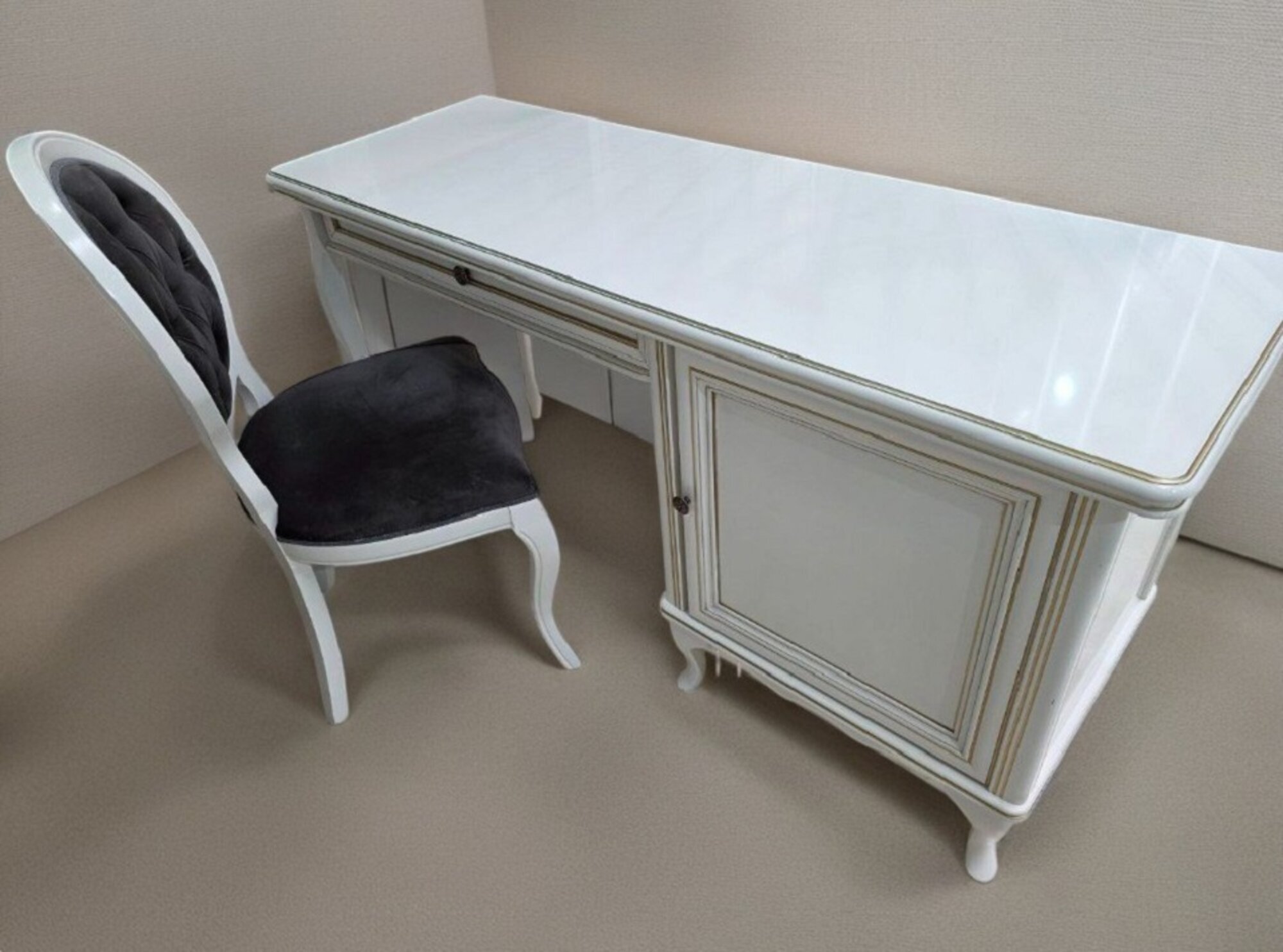 Klassischer Schreibtisch mit Stuhl â Holz Klassischer antiker Stil Sofort